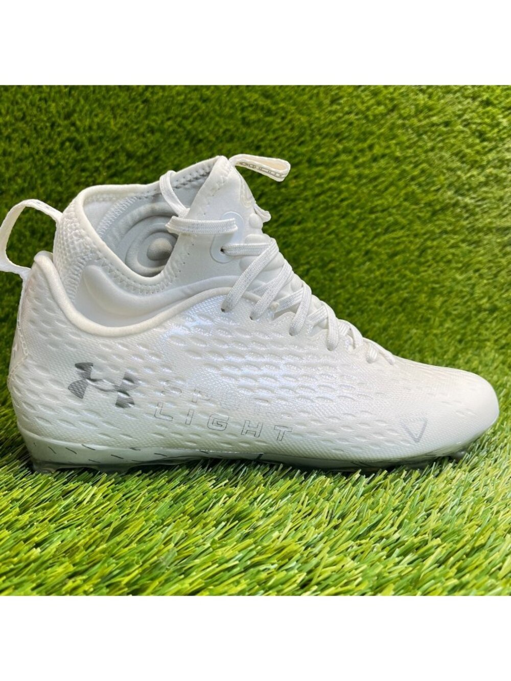 Under Armour Spotlight Lux MC 2.0 Mens Size 8.5 White Running Football Cleats